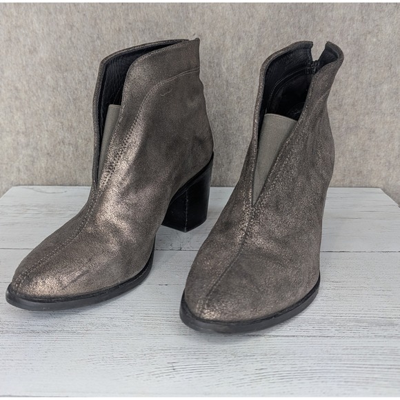 Shoes - Womens Metallic Bronze Leather Ankle Boots Block Heel Pointed Toe Size 8M